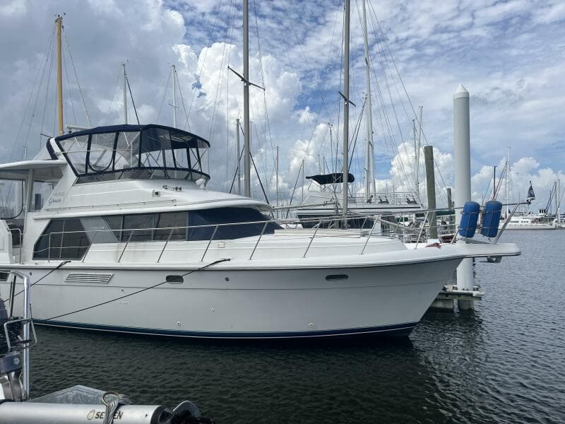 Carver 440 Aft Cabin