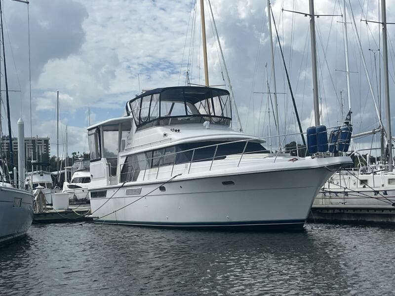 Carver 440 Aft Cabin