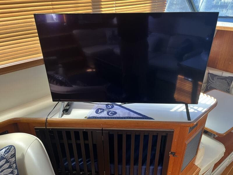 Carver 440 Aft Cabin