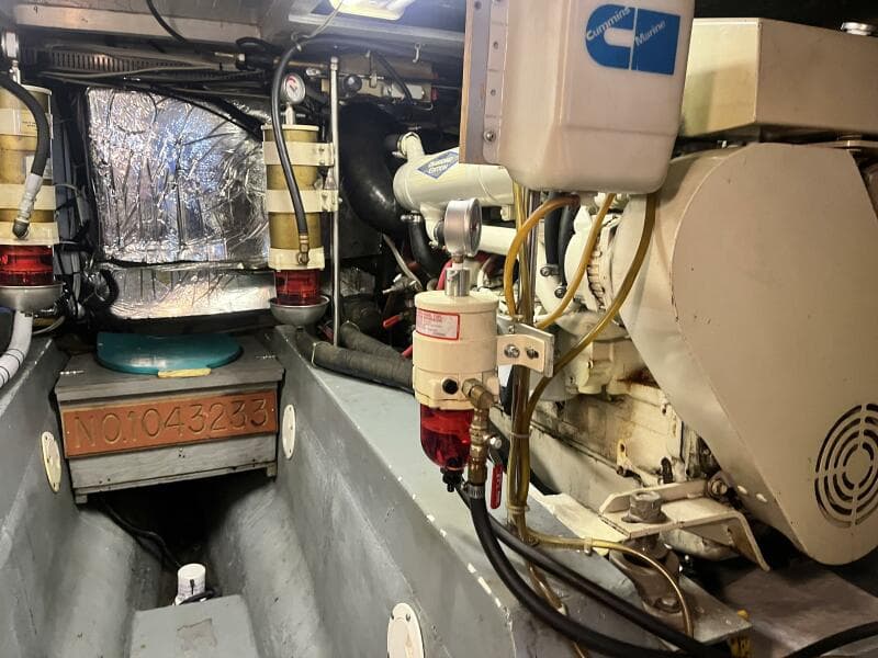 Carver 440 Aft Cabin