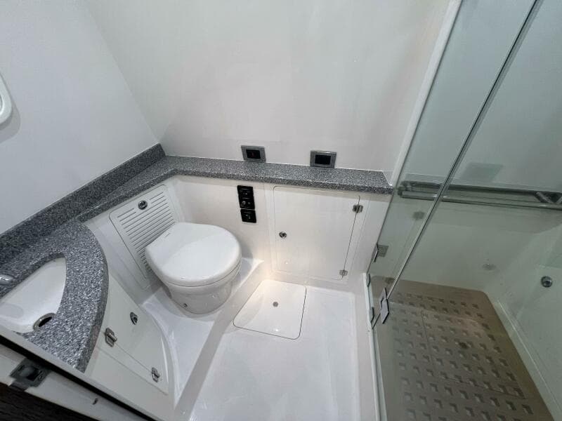 HCB 53 Title Wave - Head