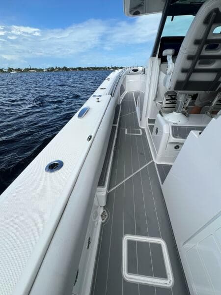 HCB 53 Title Wave - Side