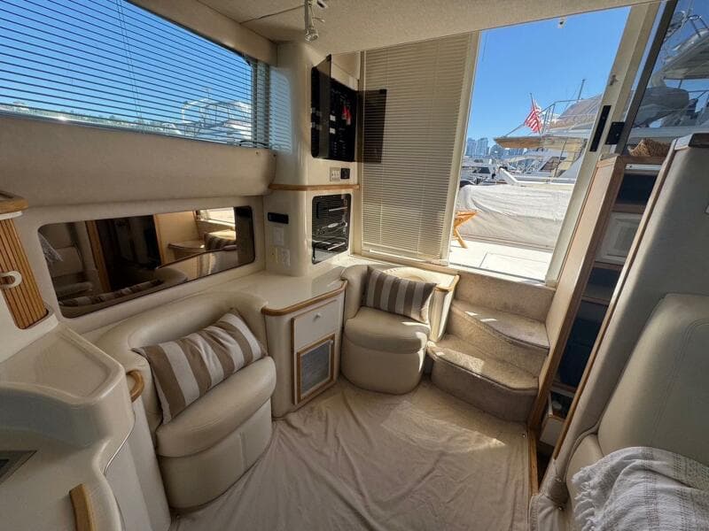 3 Stbd Salon Seating