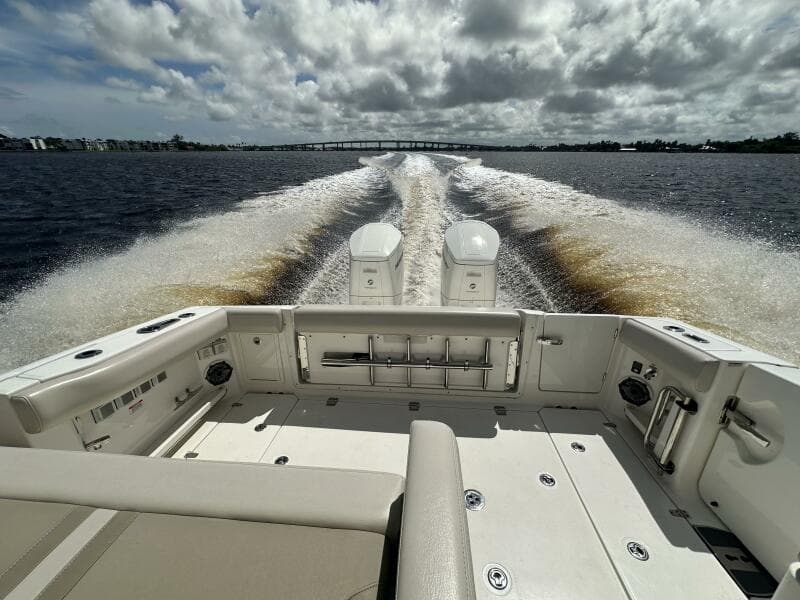 2023 Boston Whaler 380 Realm
