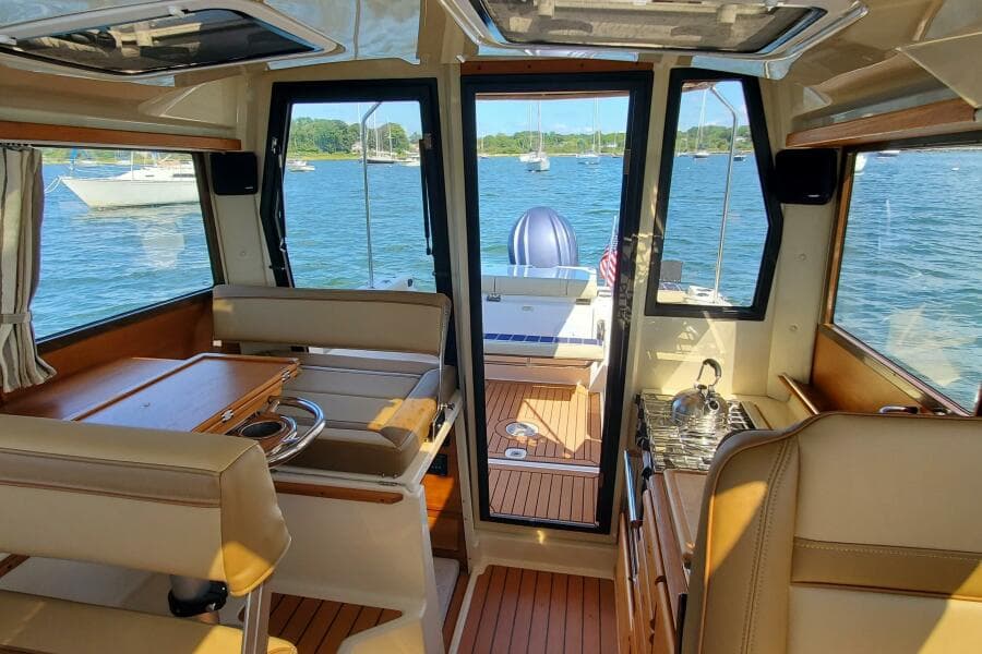 2024 Ranger Tugs R-27 LE