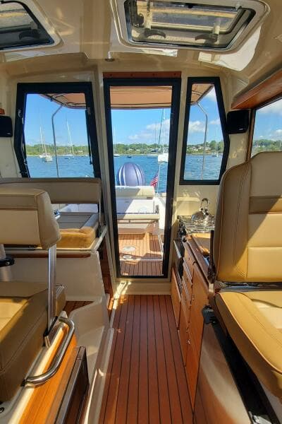 2024 Ranger Tugs R-27 LE