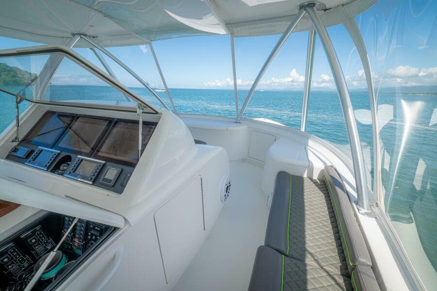 2017 62 Viking Convertible - Offensive