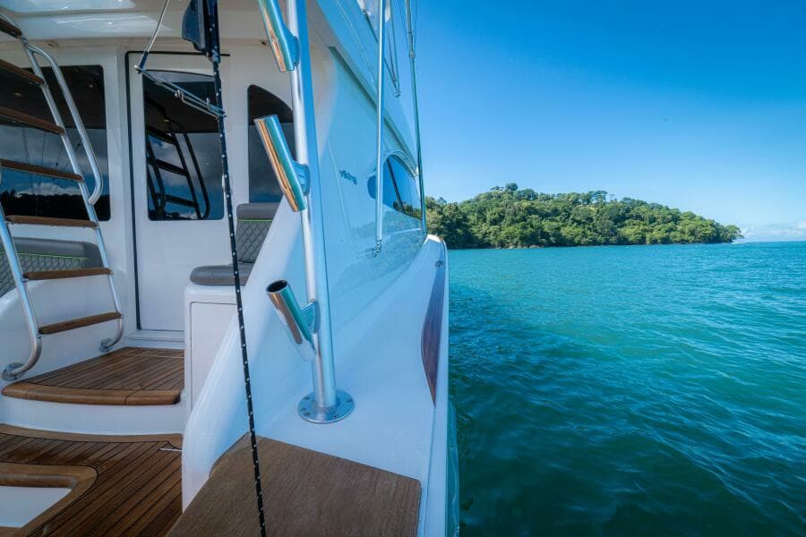 2017 62 Viking Convertible - Offensive