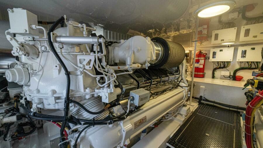 2017 62 Viking Convertible - Offensive