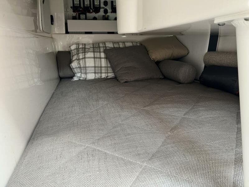 2012 Everglades 350 LX