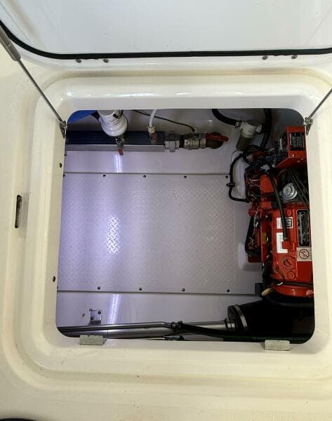 2012 Everglades 350 LX