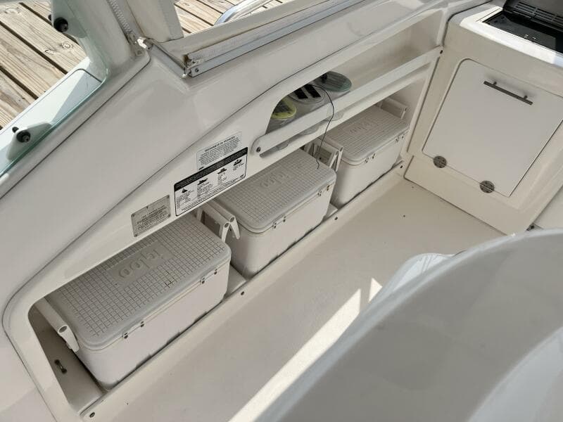 2012 Everglades 350 LX