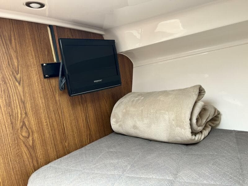 2012 Everglades 350 LX