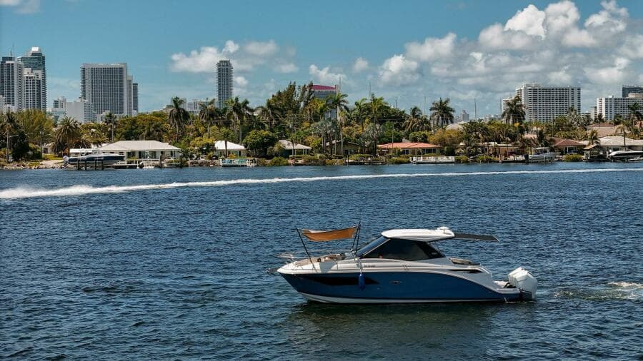 2022 Sea Ray 320 Sundancer OB