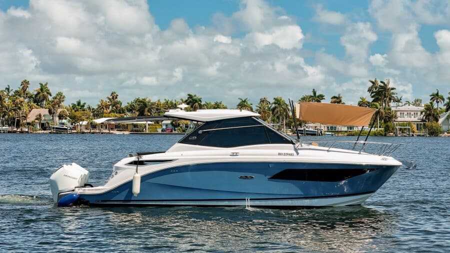 2022 Sea Ray 320 Sundancer OB