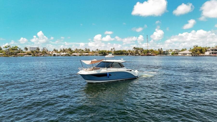 2022 Sea Ray 320 Sundancer OB