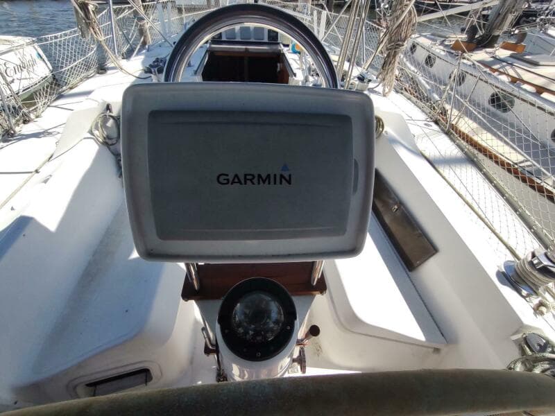 1987 Hunter 37 Legend