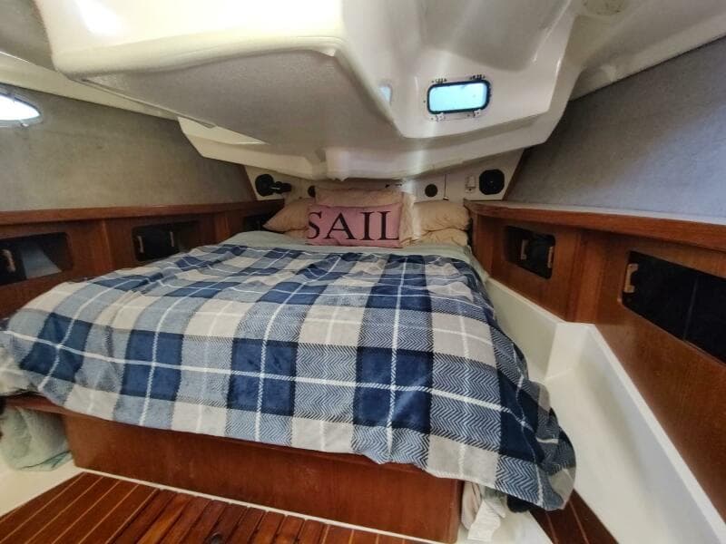 1987 Hunter 37 Legend