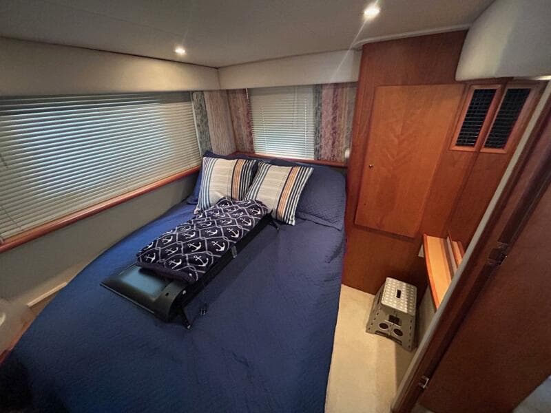 2000 Silverton 352 Motor Yacht