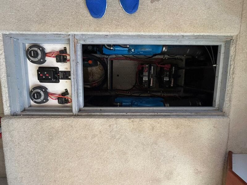 2000 Silverton 352 Motor Yacht