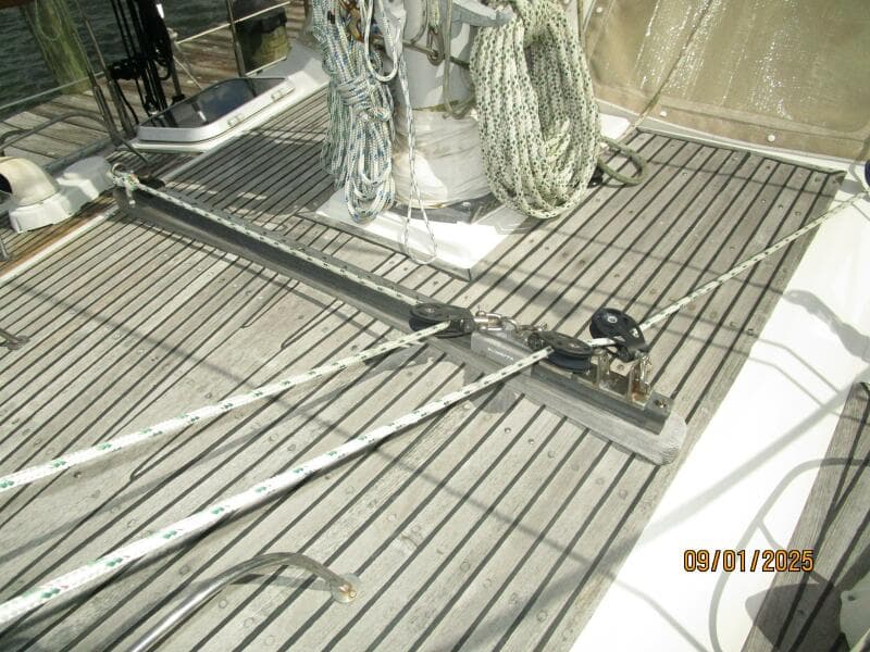 40' Nauticat forward traveler