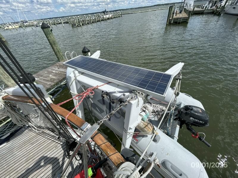 40' Nauticat aft solar panel
