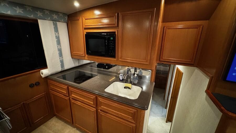 2002 Cavileer 48 Flybridge Sportfisherman