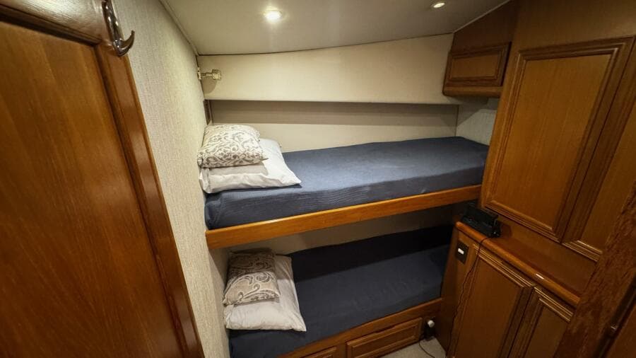 2002 Cavileer 48 Flybridge Sportfisherman