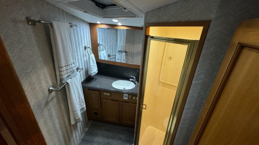 2002 Cavileer 48 Flybridge Sportfisherman