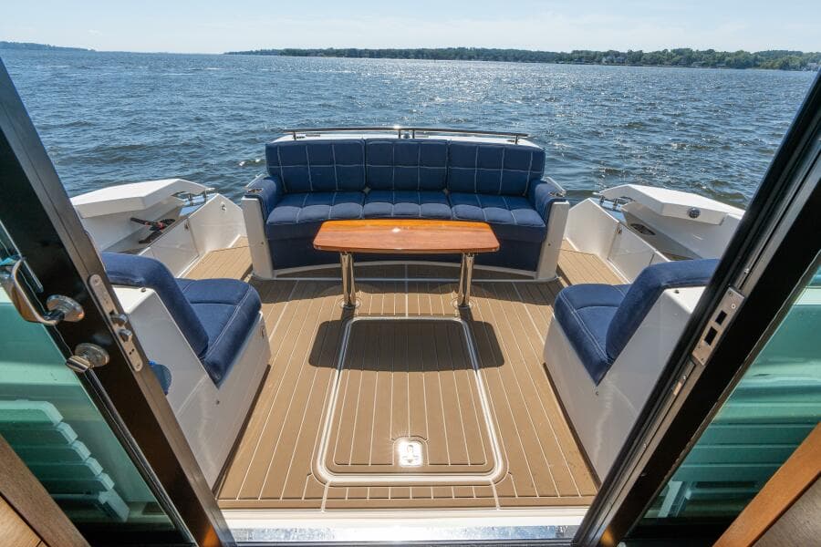 2015 Tiara Yachts 44 Coupe