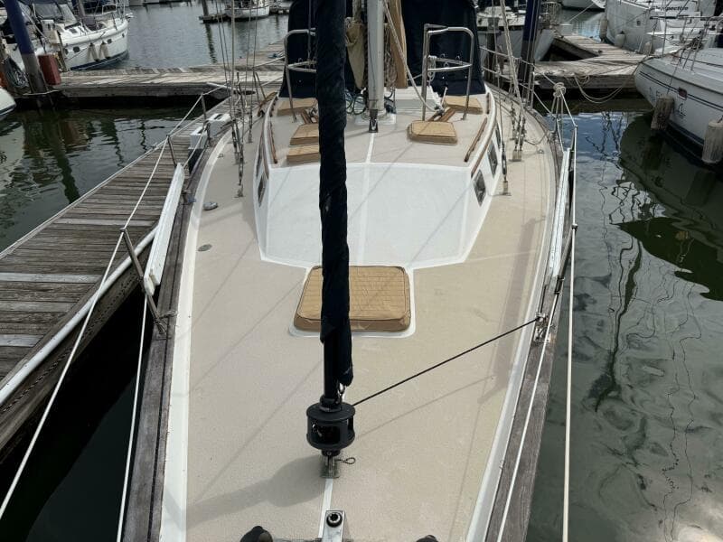 1988 Catalina Morgan 44 Center Cockpit