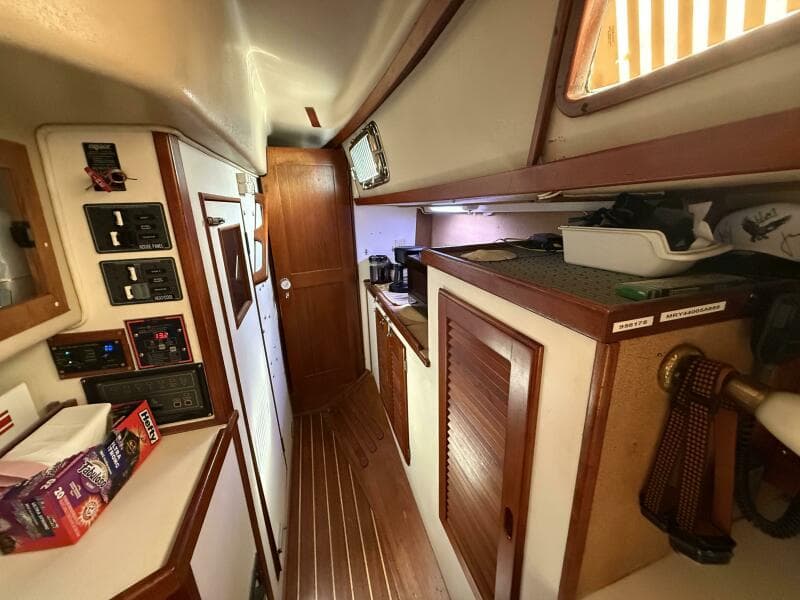 1988 Catalina Morgan 44 Center Cockpit
