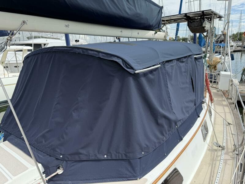 1988 Catalina Morgan 44 Center Cockpit