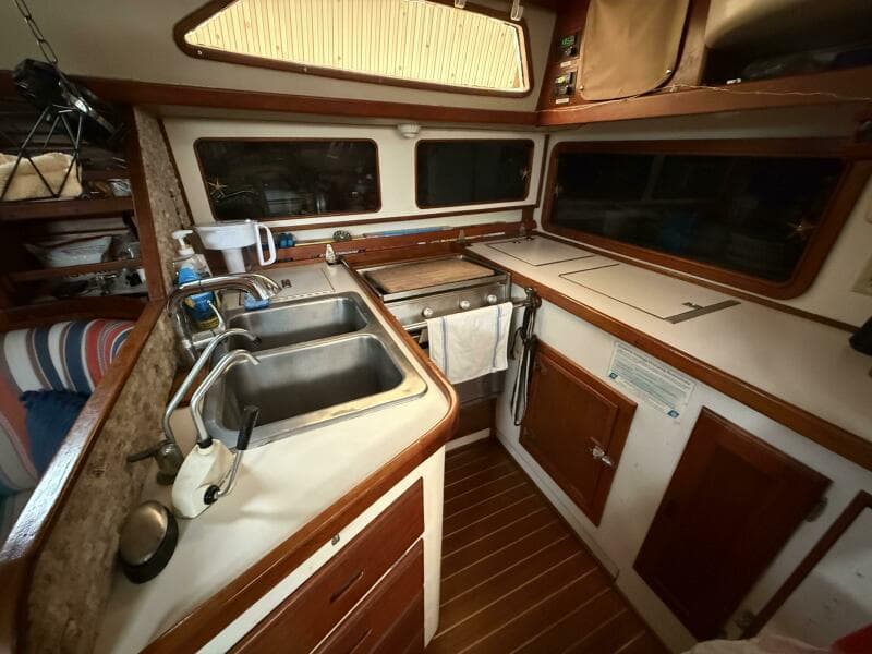 1988 Catalina Morgan 44 Center Cockpit