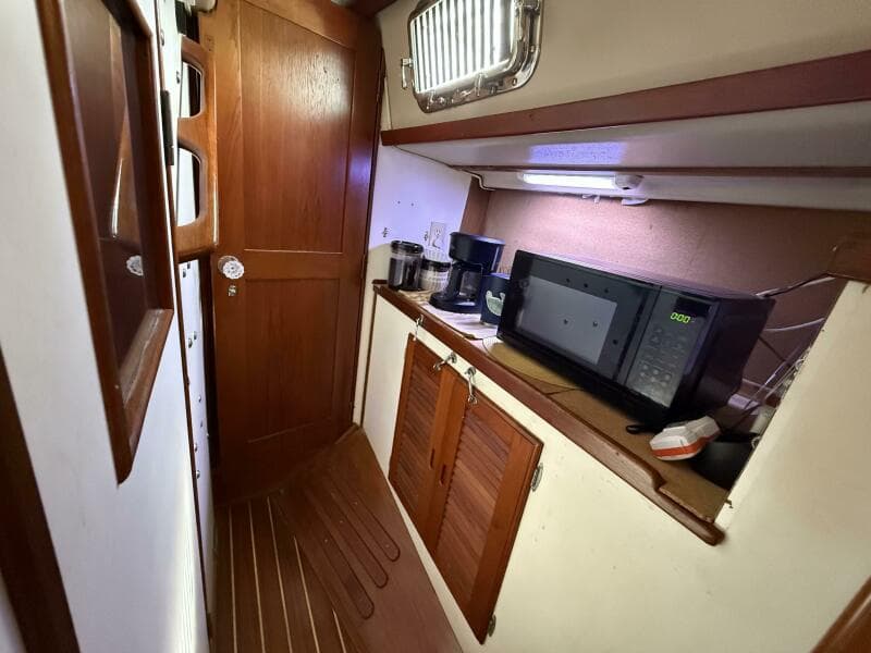 1988 Catalina Morgan 44 Center Cockpit