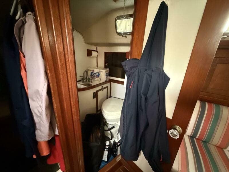 1988 Catalina Morgan 44 Center Cockpit