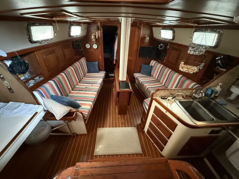 1988 Catalina Morgan 44 Center Cockpit