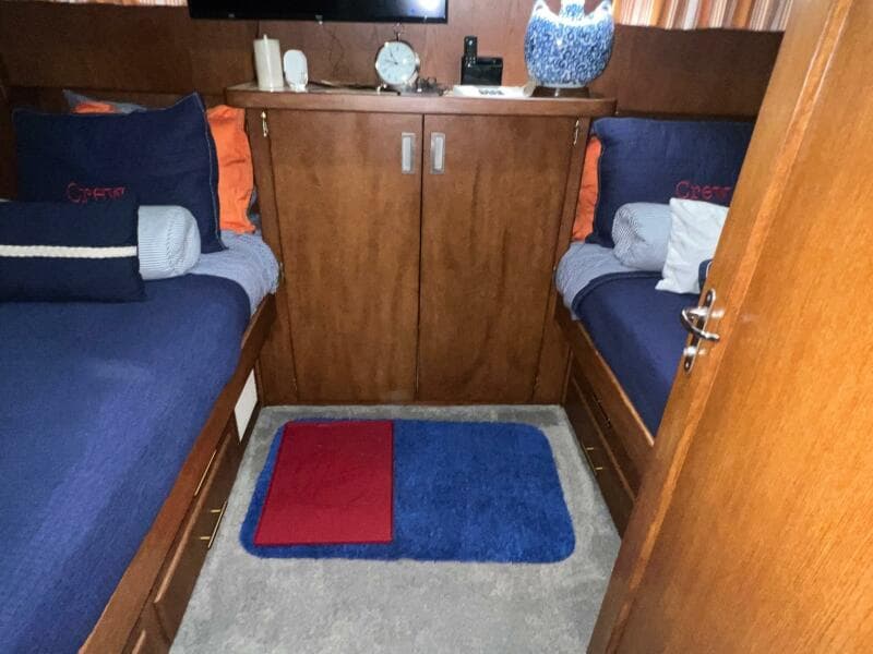 1988 Hatteras Motor Yacht