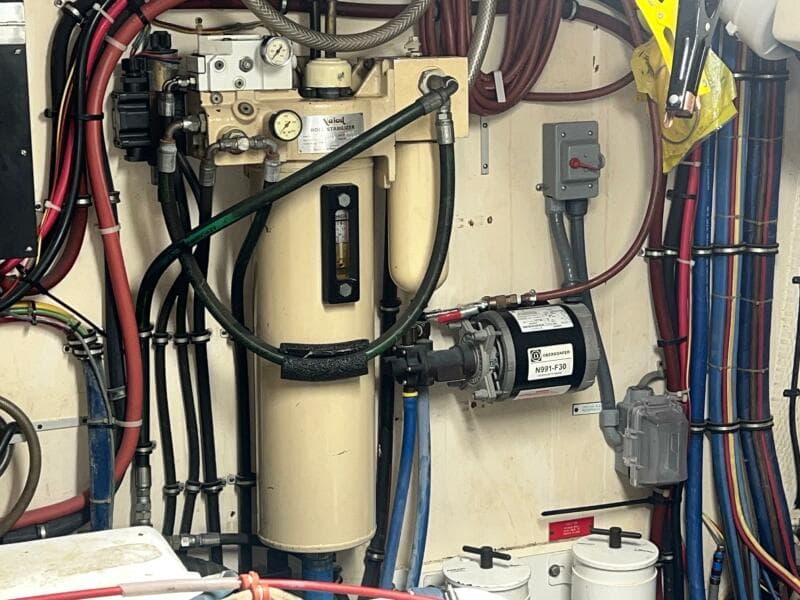 1988 Hatteras Motor Yacht