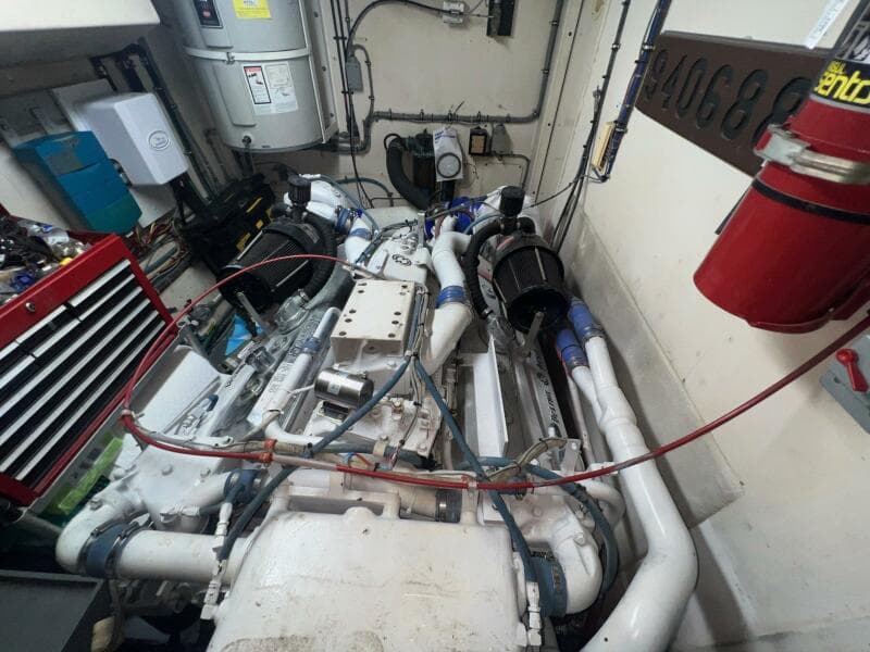 1988 Hatteras Motor Yacht