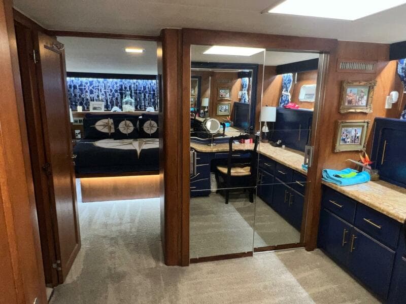 1988 Hatteras Motor Yacht