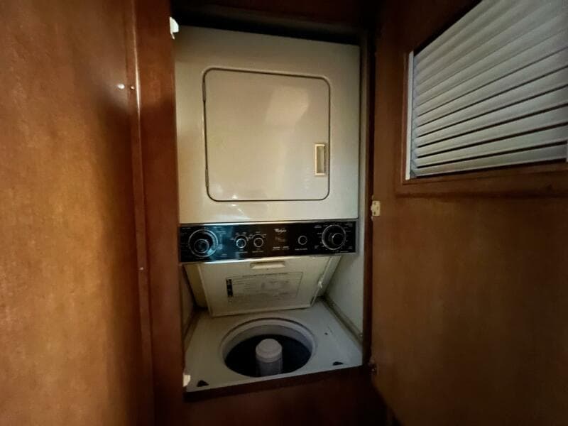 1988 Hatteras Motor Yacht