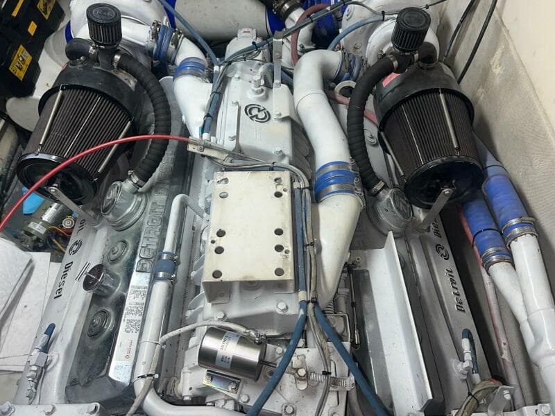 1988 Hatteras Motor Yacht