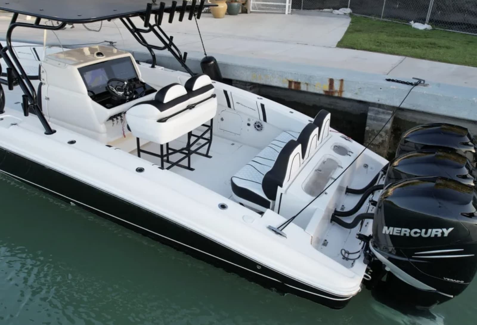 2009 Midnight Express 34 Open - Photo 5
