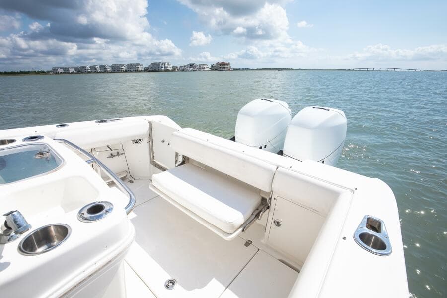 2010 Boston Whaler 250 Outrage