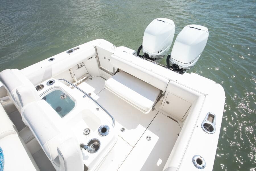 2010 Boston Whaler 250 Outrage