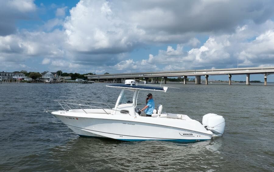 2010 Boston Whaler 250 Outrage