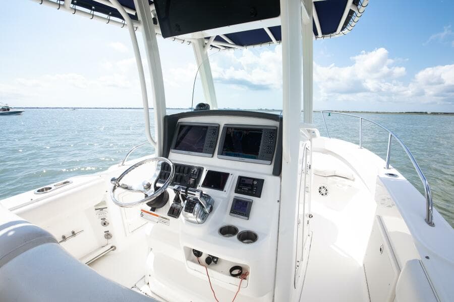 2010 Boston Whaler 250 Outrage