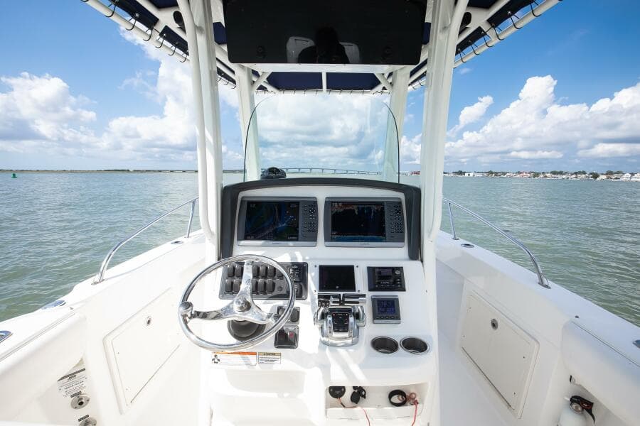 2010 Boston Whaler 250 Outrage