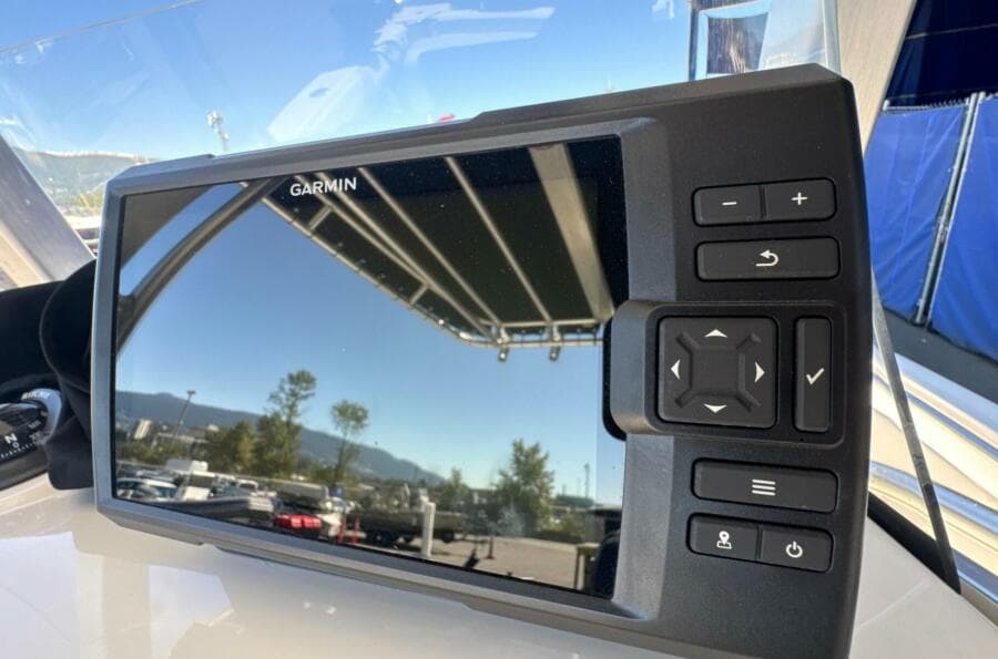 2014 Boston Whaler 220 Outrage